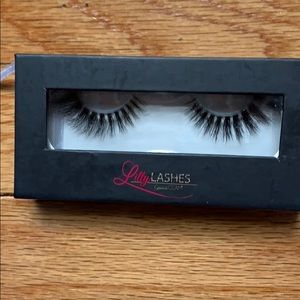 Lily lashes, new in box